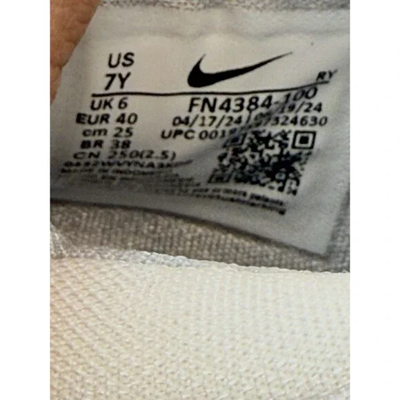 NEW Nike IsoFly Basketball Shoes White Metallic Gold Grey Big Kid's Size 7Y - Picture 14 of 14